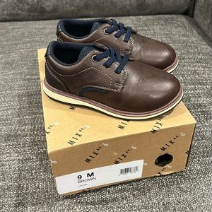 Mix no 6 brown size 9 little boys shoes